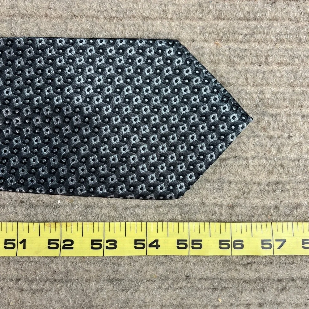 Kenneth Cole New York Mens Silk Tie Black Grey Geometric Diamond Pattern USA